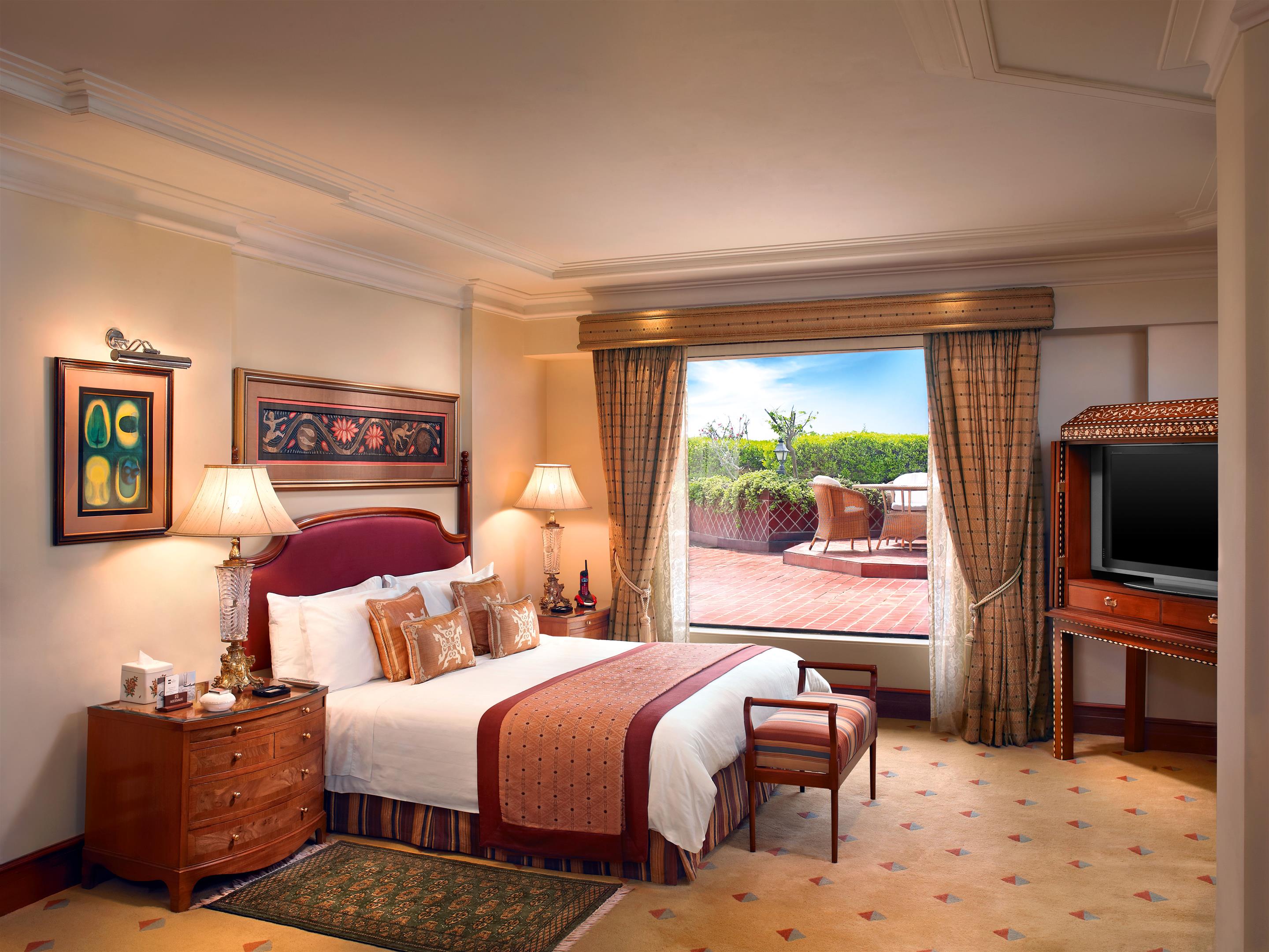 Bleisure Travel: 10 Best Business Hotels That Combine Work & Play Bleisure Travel: 10 Best Business Hotels That Combine Work & Play