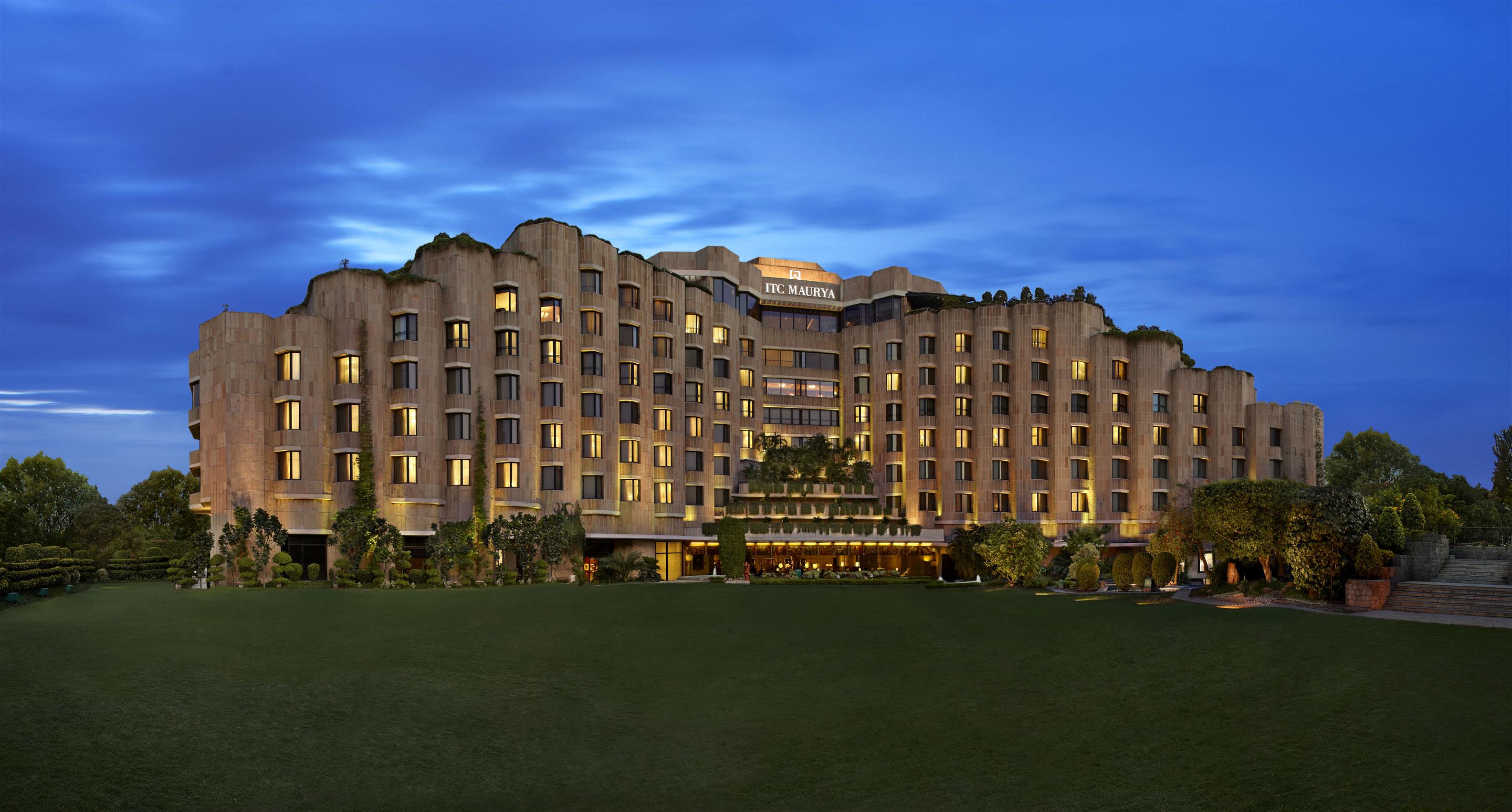 Bleisure Travel: 10 Best Business Hotels That Combine Work & Play Bleisure Travel: 10 Best Business Hotels That Combine Work & Play