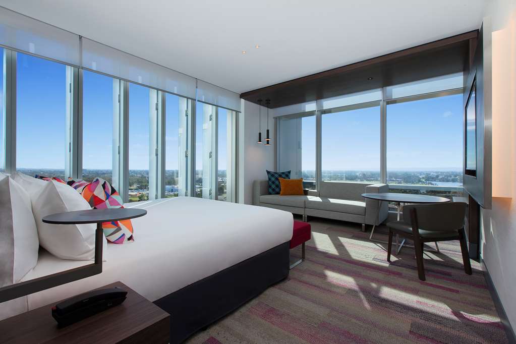 Bleisure Travel: 10 Best Business Hotels That Combine Work & Play Bleisure Travel: 10 Best Business Hotels That Combine Work & Play