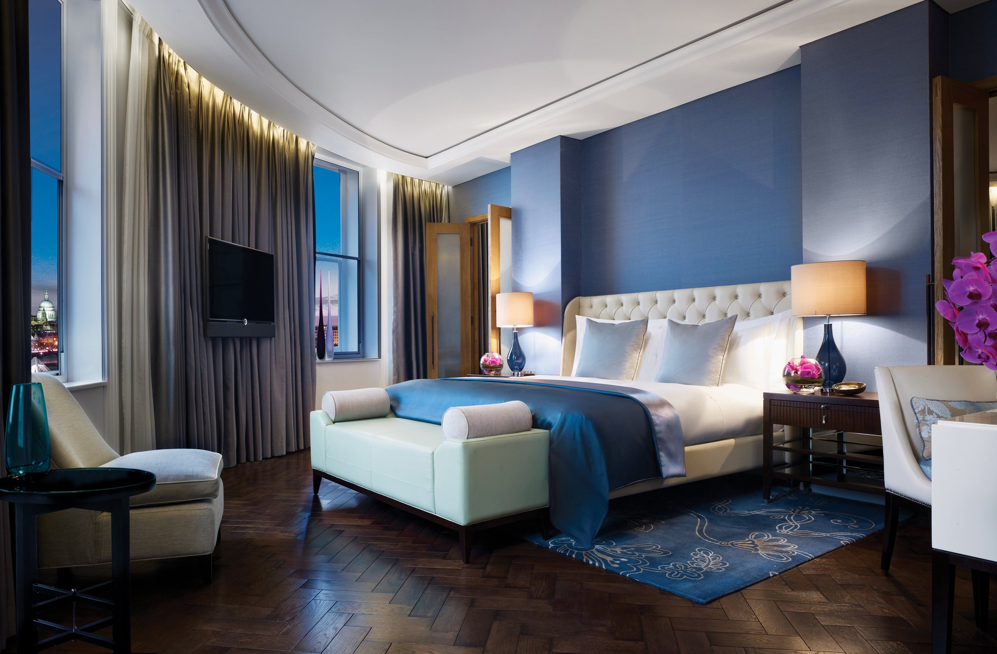 Bleisure Travel: 10 Business Hotels That Combine Productivity With Fun