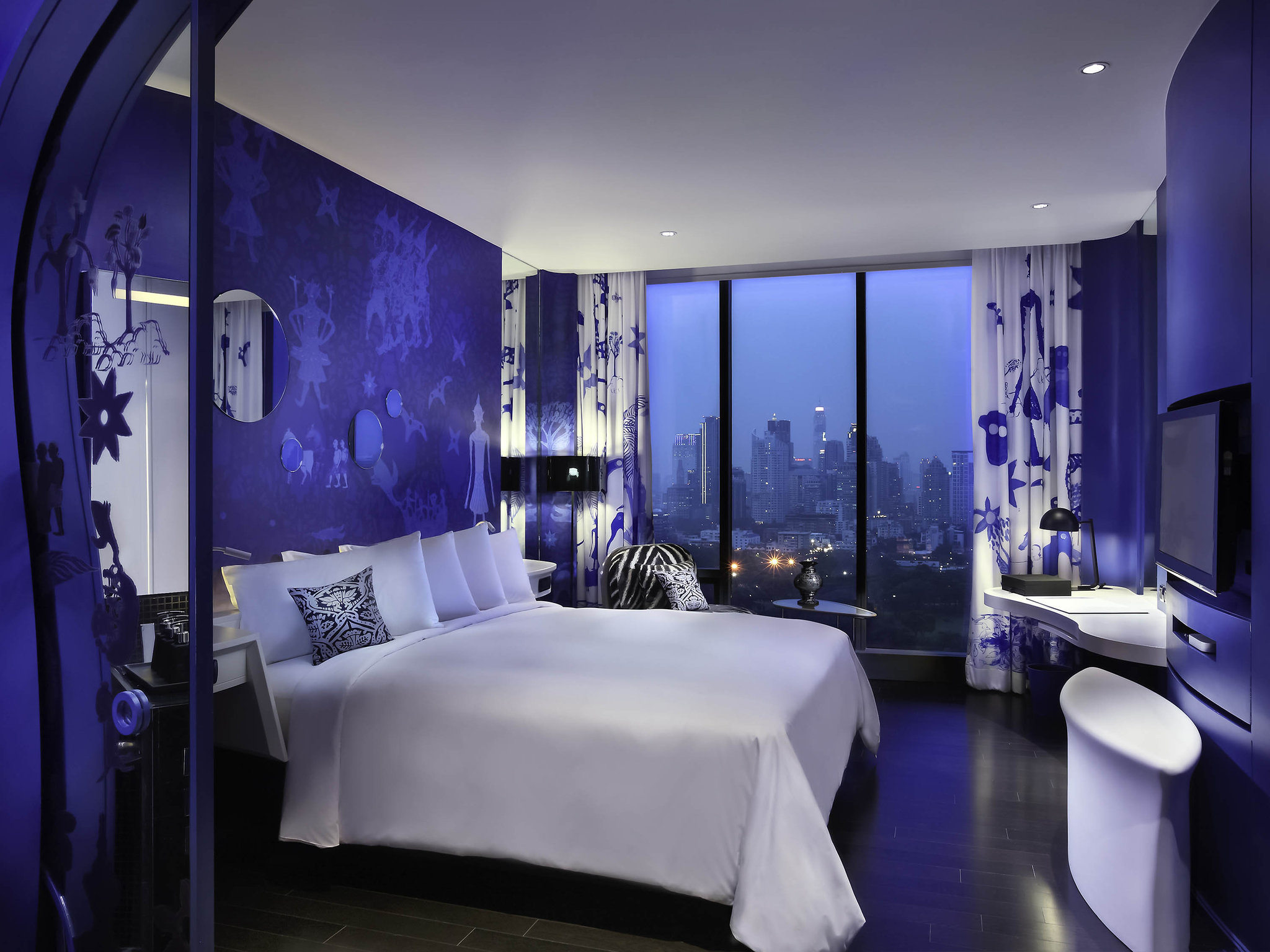 Bleisure Travel: 10 Best Business Hotels That Combine Work &amp; Play