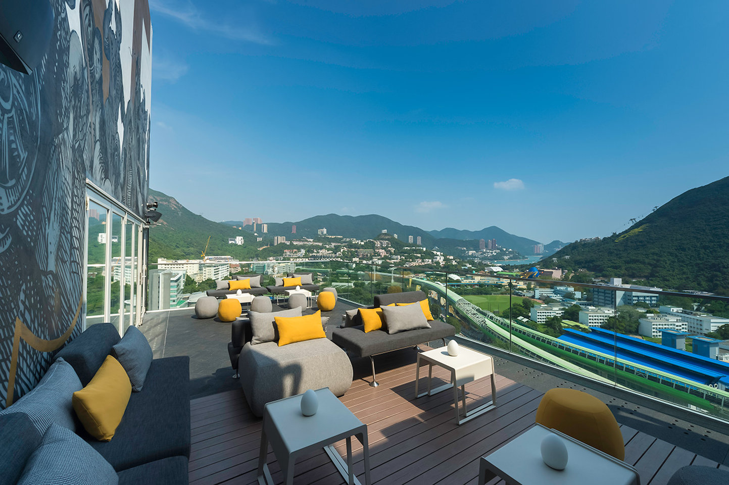 Bleisure Travel: 10 Best Business Hotels That Combine Work & Play Bleisure Travel: 10 Best Business Hotels That Combine Work & Play