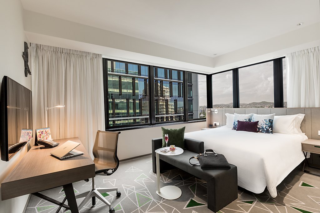 Bleisure Travel: 10 Best Business Hotels That Combine Work & Play Bleisure Travel: 10 Best Business Hotels That Combine Work & Play