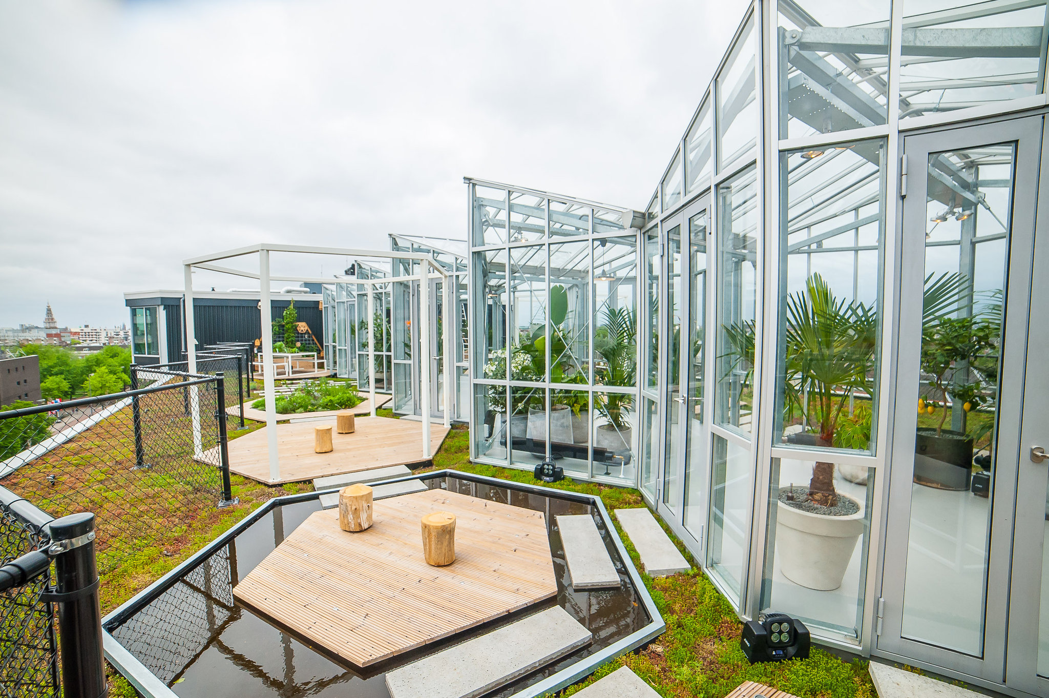 Bleisure Travel: 10 Best Business Hotels That Combine Work & Play Bleisure Travel: 10 Best Business Hotels That Combine Work & Play