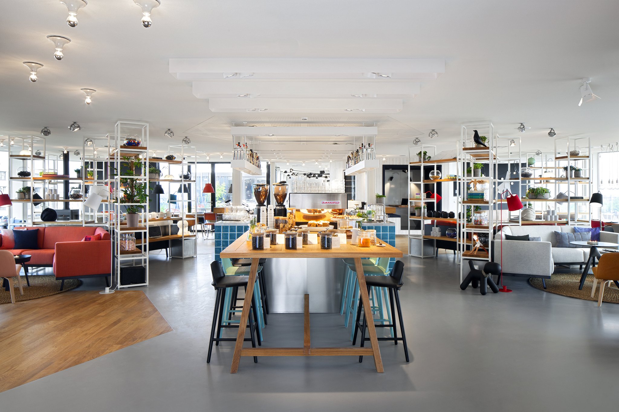 Bleisure Travel: 10 Business Hotels That Combine Productivity With Fun Bleisure Travel: 10 Business Hotels That Combine Productivity With Fun
