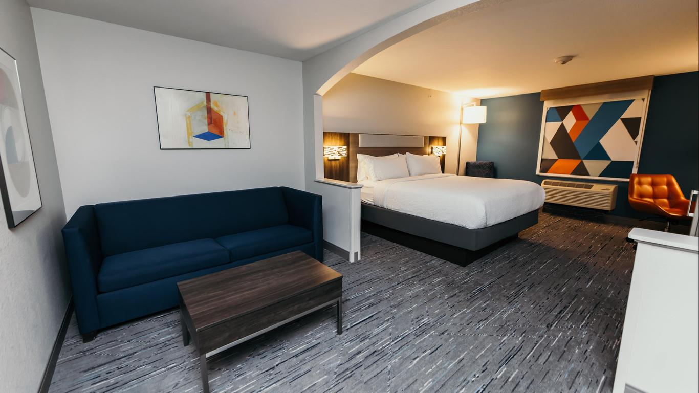 Holiday Inn Express & Suites Urbandale Des Moines