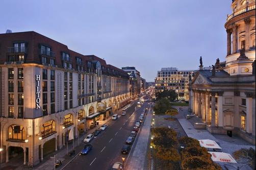 Hilton Berlin - Berlin - Building