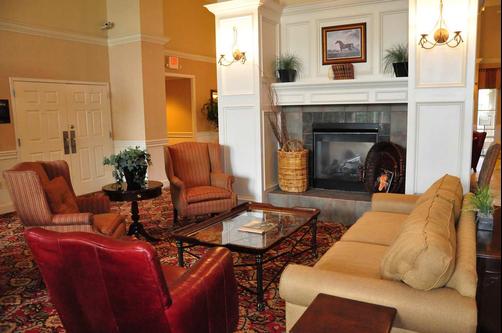 Homewood Suites by Hilton Charlotte Airport - Charlotte - Living room