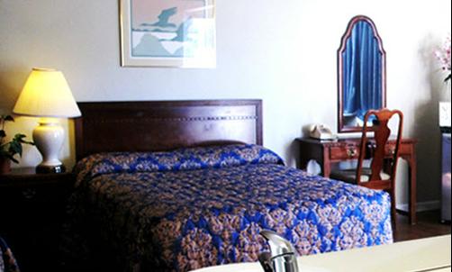 Flagstone Motel - Port Angeles - Bed