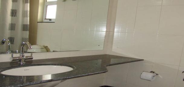 Raj Comforts - Bengaluru - Bathroom