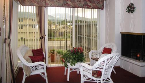 Riviera Inn - Port Angeles - Living room