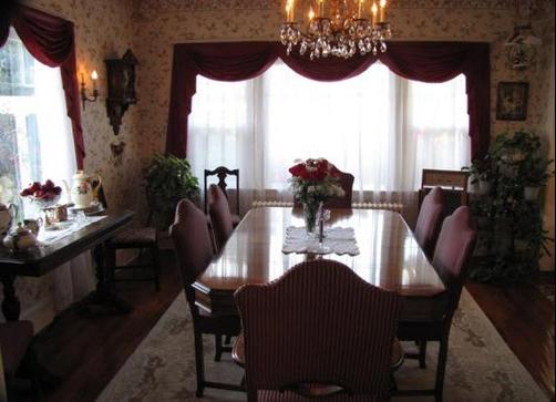 The Five SeaSuns B&B - Port Angeles - Living room