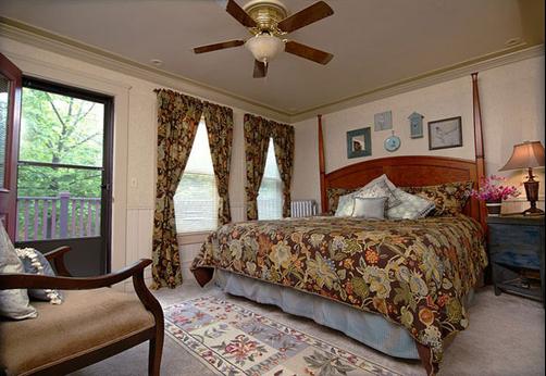 J Palen House - Cleveland - Bedroom