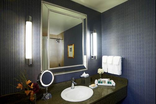 Kinzie Hotel - Chicago - Bathroom