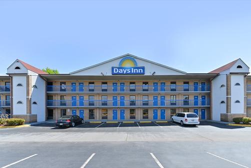 Days Inn Charlotte Northlake - Charlotte - Building