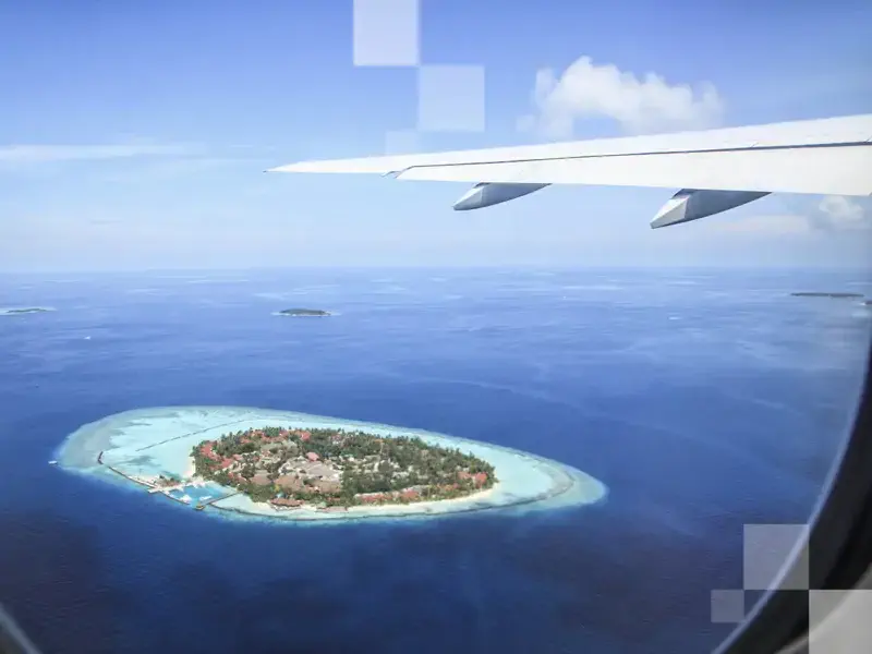 10 Hacks On How To Survive A Long Haul Flight | KAYAK