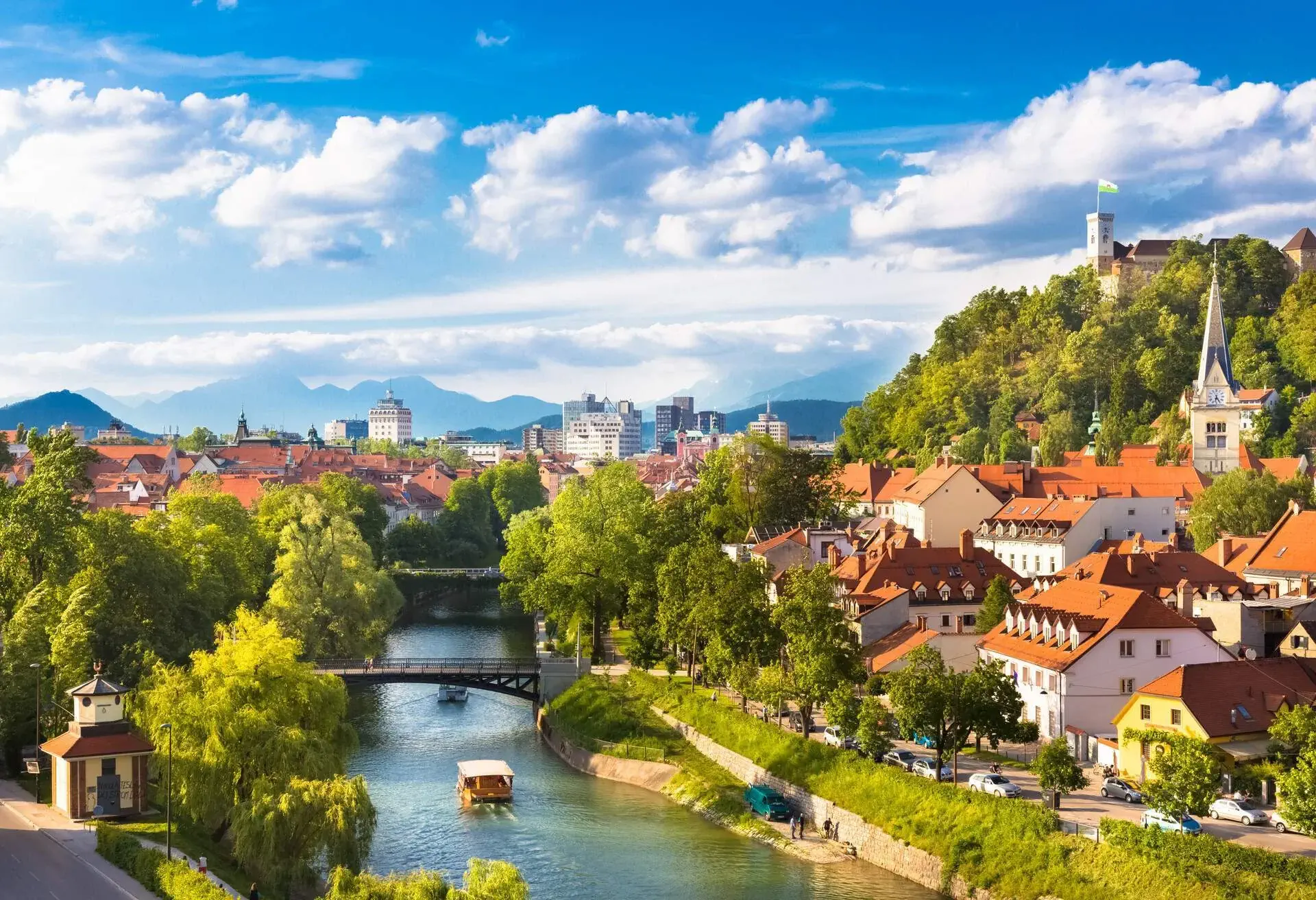 DEST_SLOVENIA_LJUBLIJANA_GettyImages-494314515