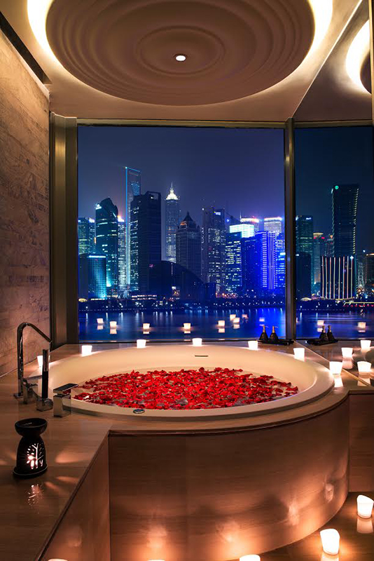 Luxury hotel baths - Banyan Tree Shanghai on the Bund, Shanghai, China