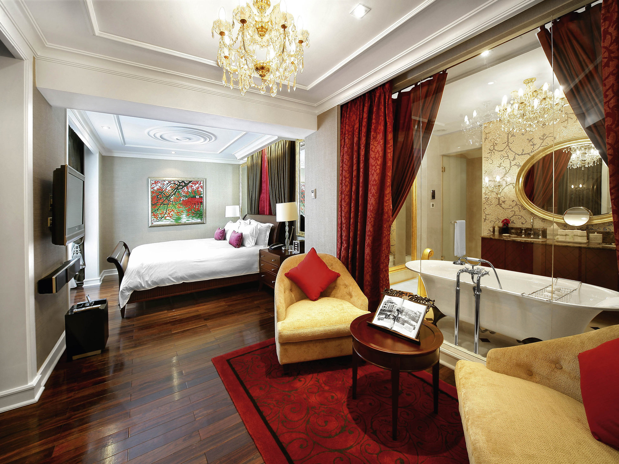 Honeymoon holiday destination hotel Sofitel Legend Metropole, Hanoi Vietnam