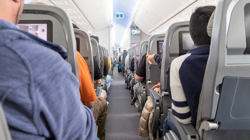 10 Hacks On How To Survive A Long Haul Flight | KAYAK