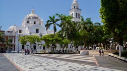 Veracruz hotels near Santiago Bastion