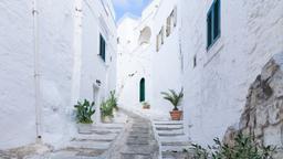 Ostuni car rentals