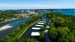Hotels near Baldwin Field airport