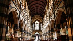 Melbourne hotels near St Paul's Cathedral