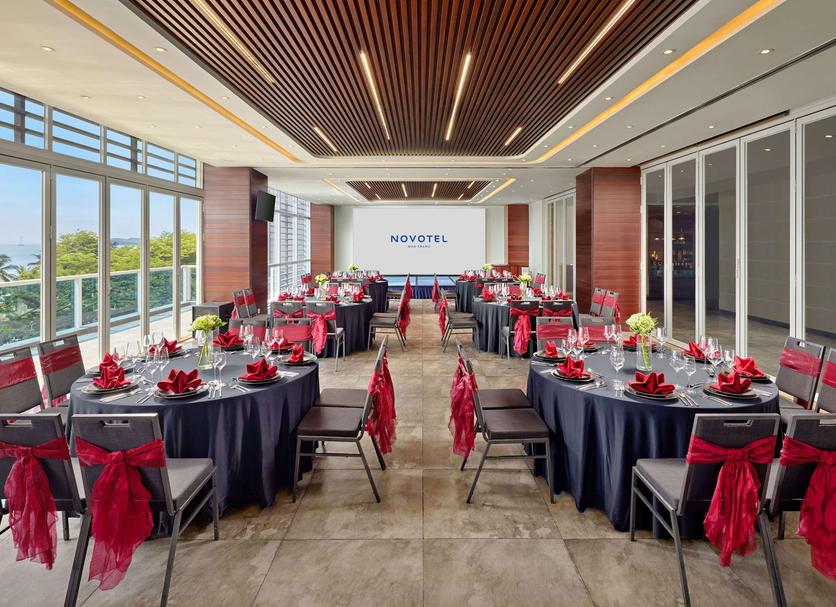 Banquet hall Photo