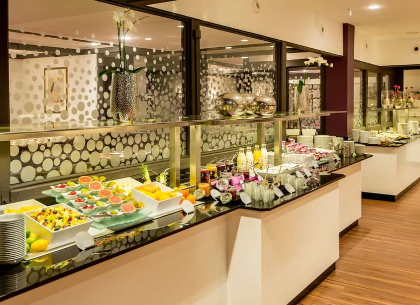Buffet Photo