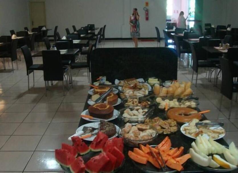 Buffet Photo