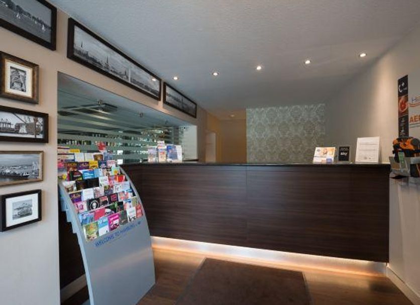 Front desk Photo