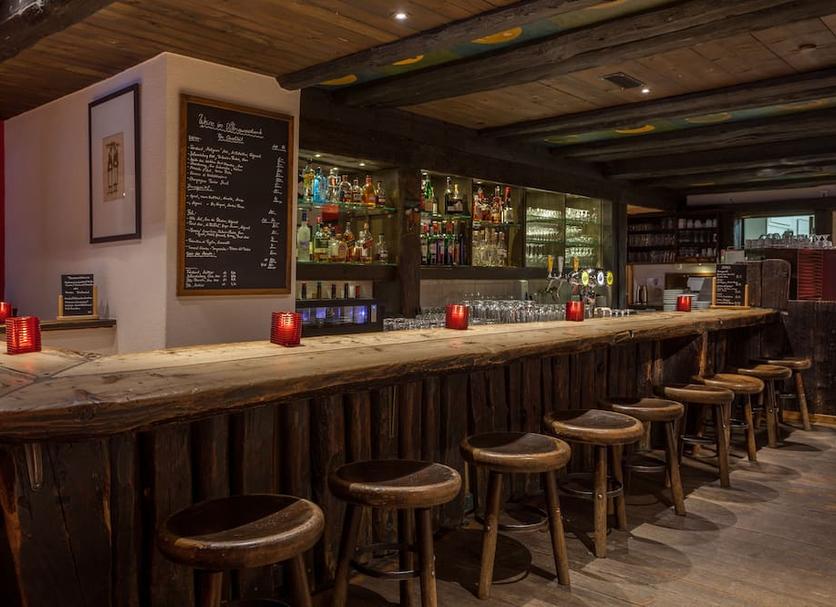Bar Photo