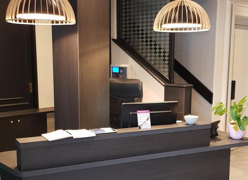 Front desk Photo