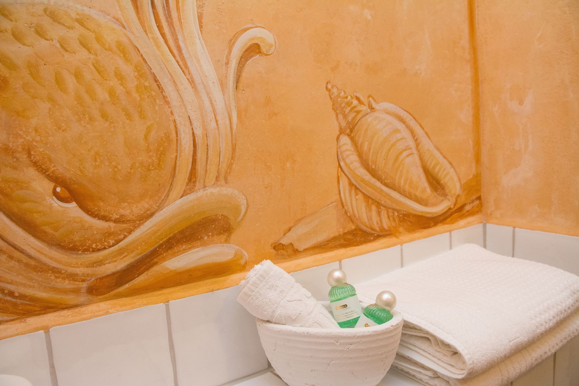 Room amenity