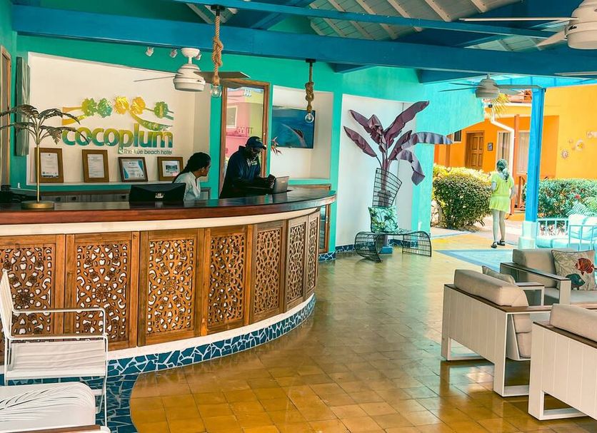 Front desk Photo