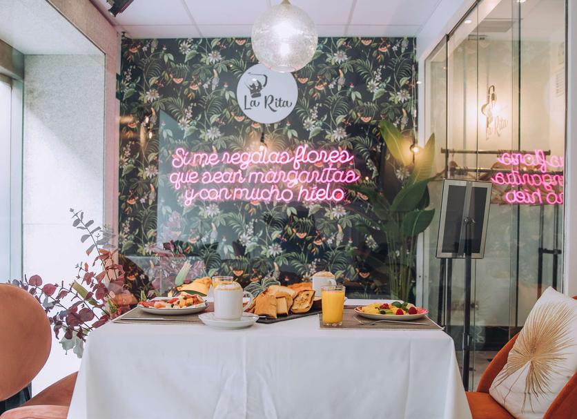Dining room Photo