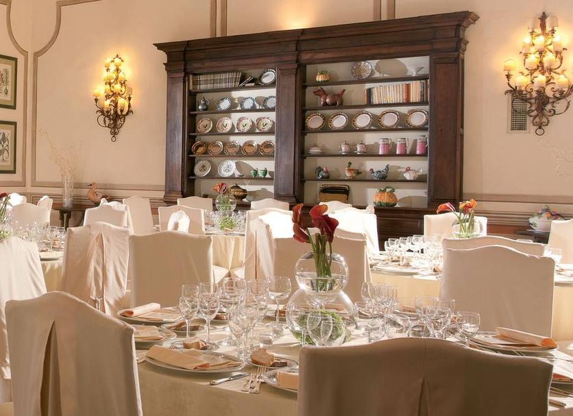 Banquet hall Photo