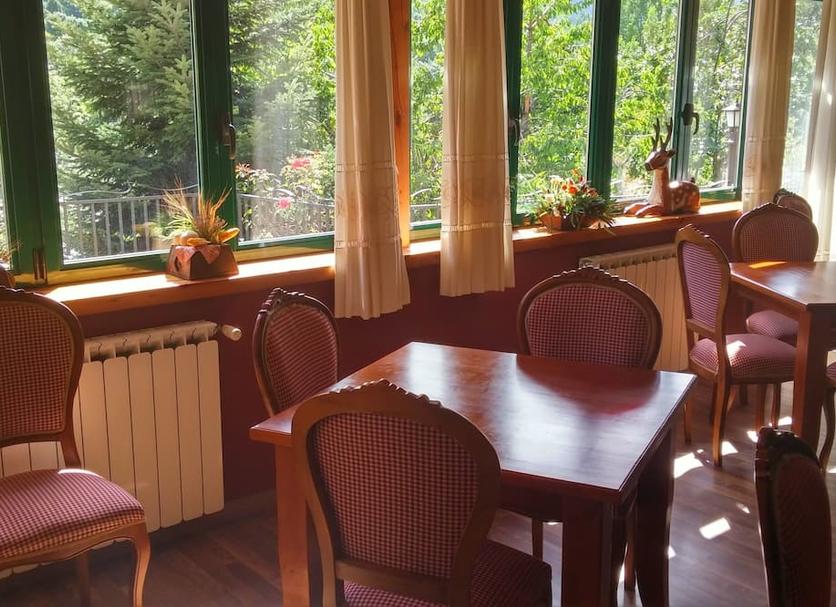Dining room Photo