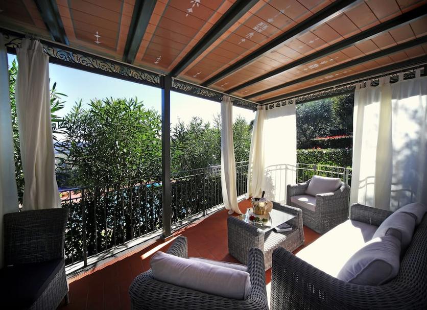 Balcony Photo
