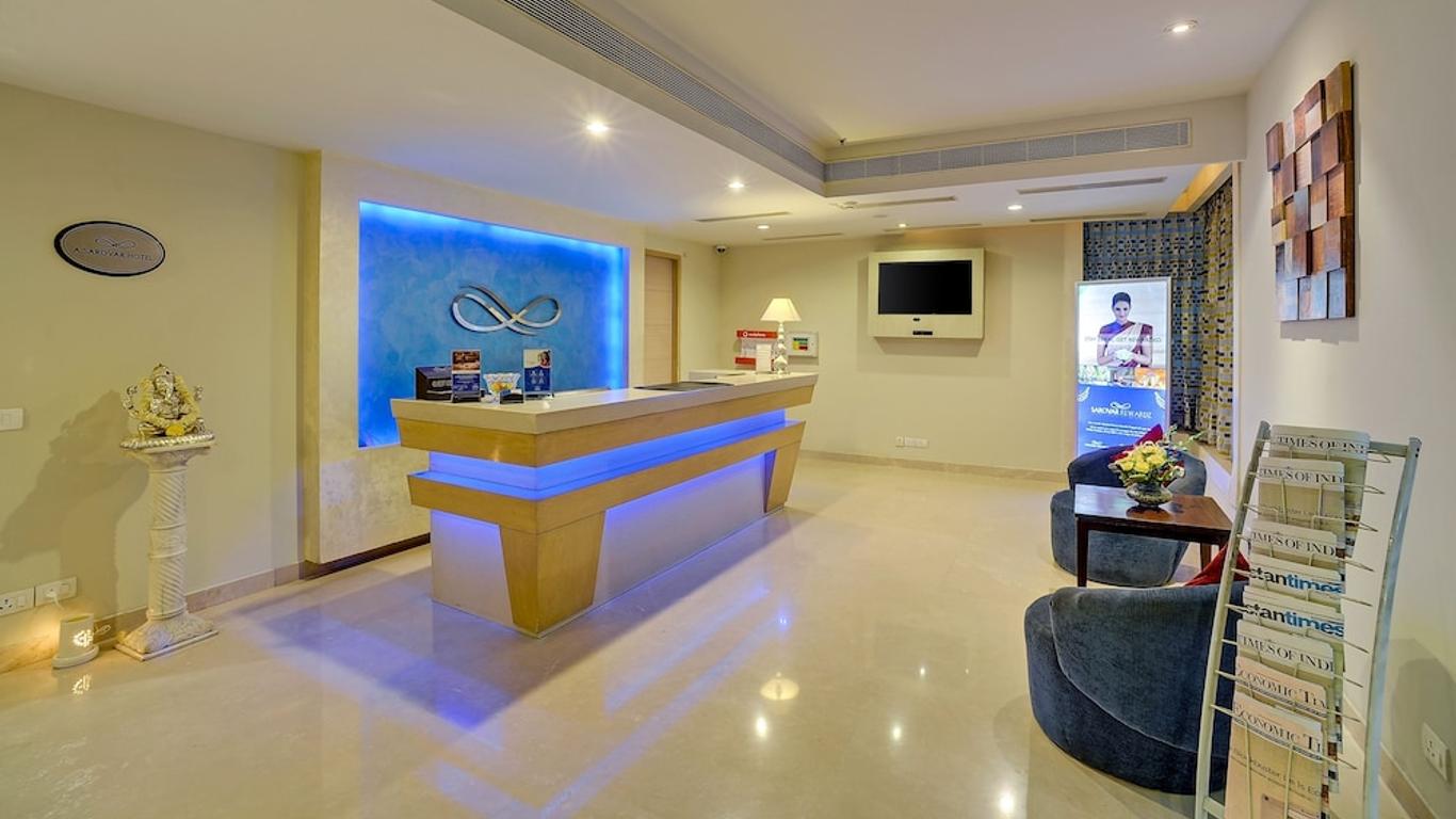 Sarovar Portico Naraina, Hotel