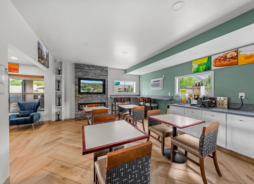 Dining room Photo