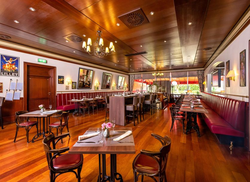 Restaurant Photo