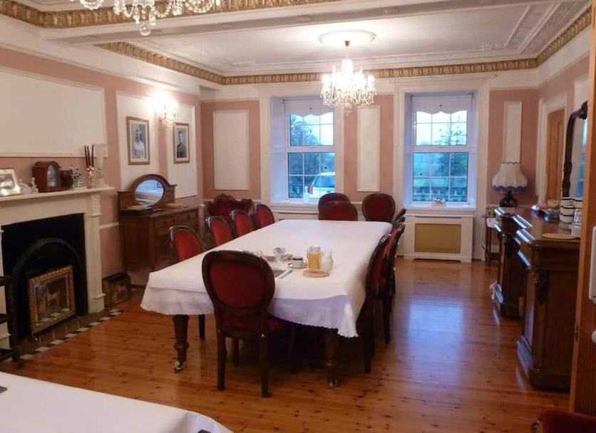 Dining room Photo