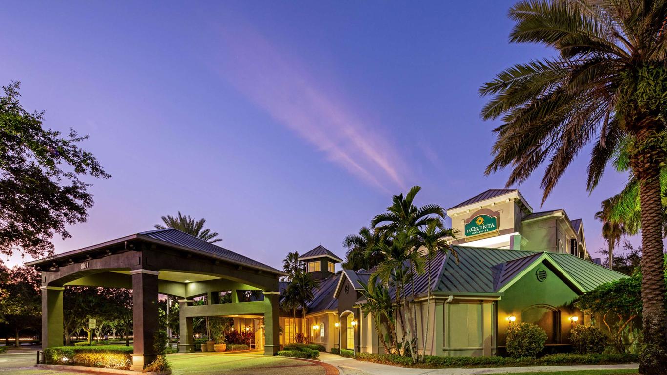 La Quinta Inn & Suites by Wyndham Ft. Lauderdale Plantation