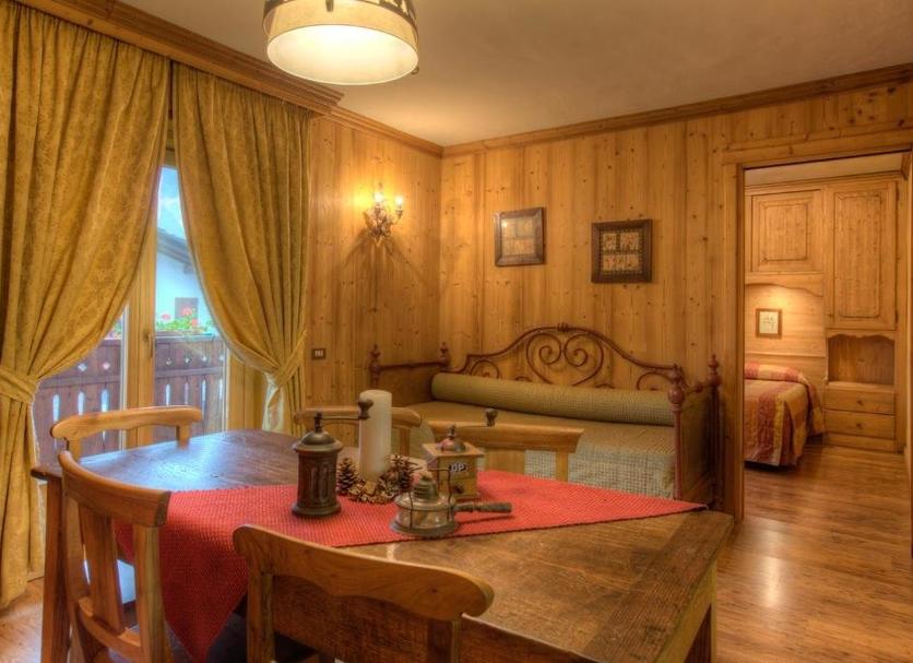 Dining room Photo