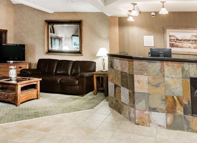 Front desk Photo