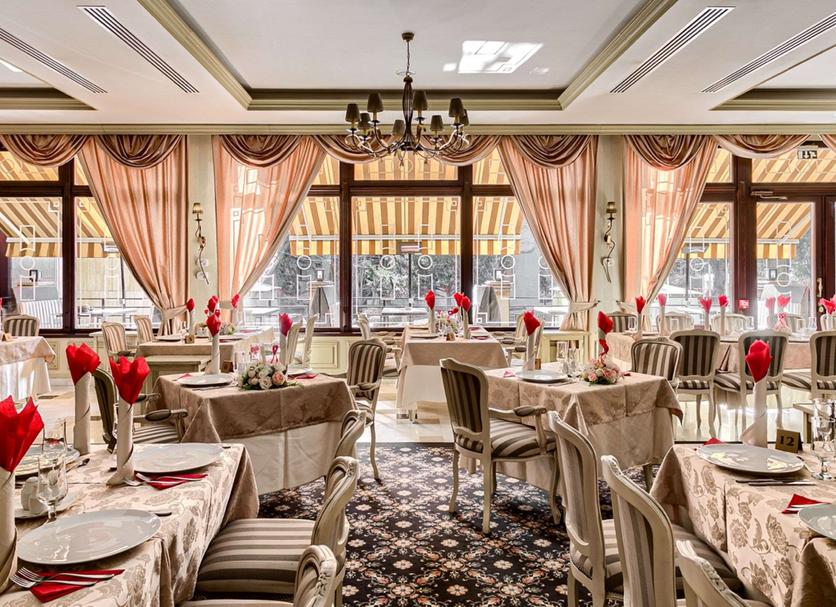 Restaurant Photo