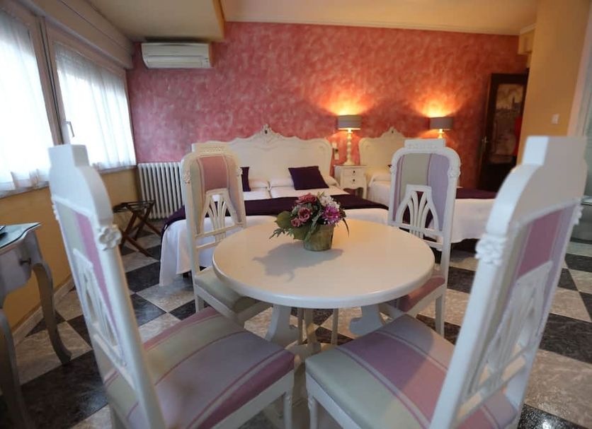 Dining room Photo