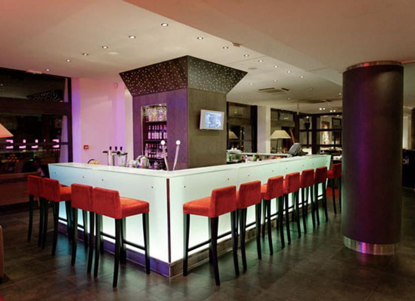 Bar Photo